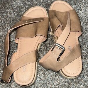 Women's Tan Sandals